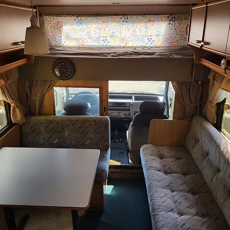 مكان تخييم Nostalginen Asuntoauto Hyvinkää