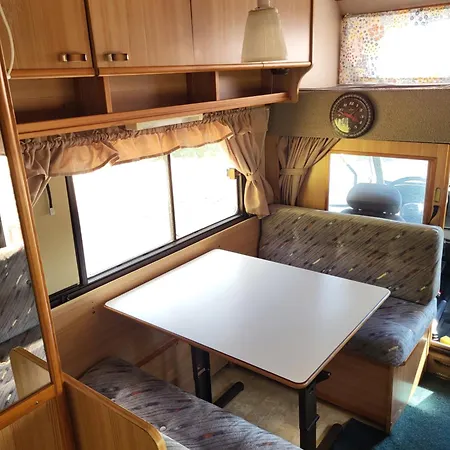 مكان تخييم Nostalginen Asuntoauto Hyvinkää